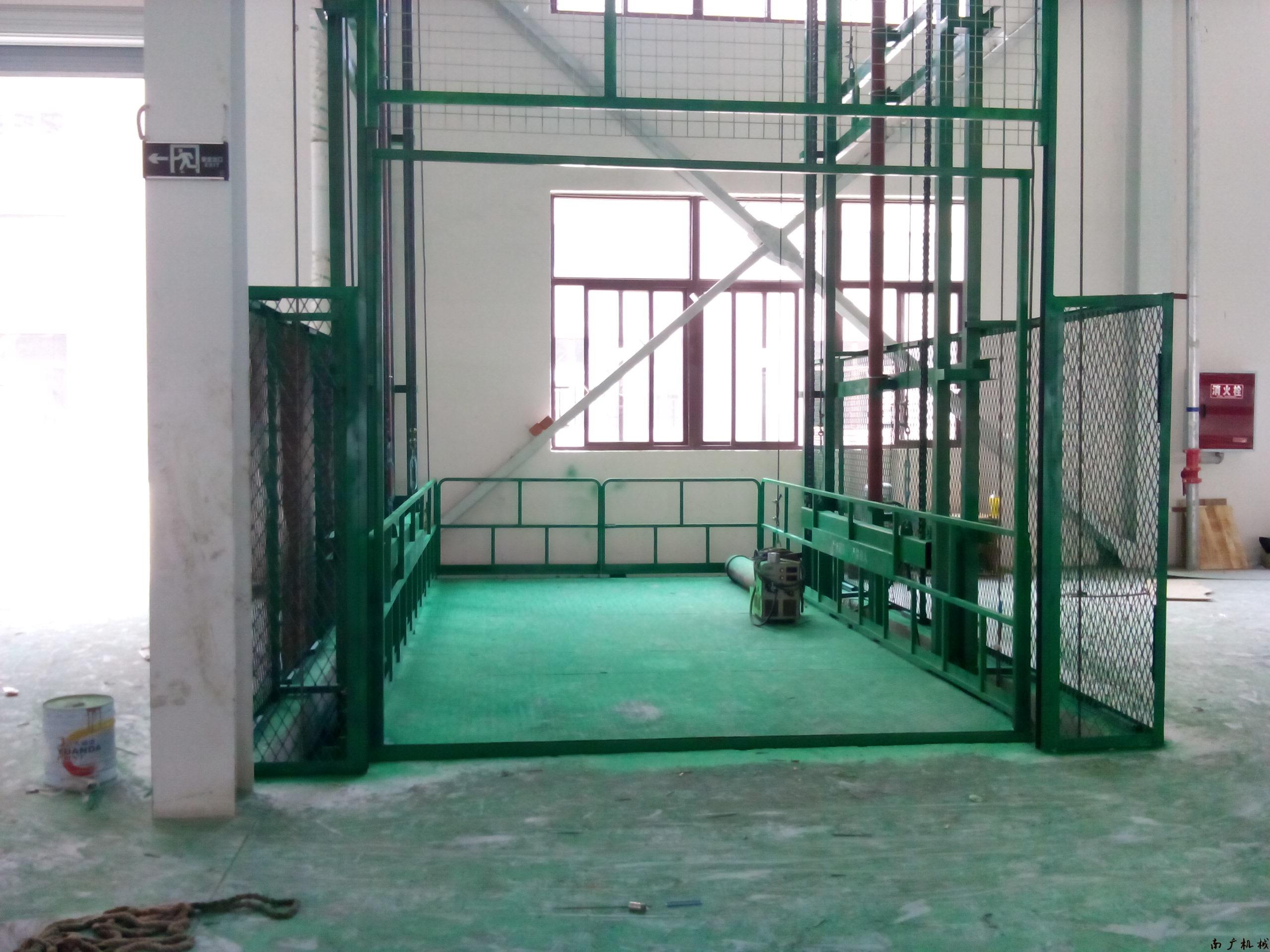 导轨式升降机_液压提升机_东营升降货梯故障如何解决