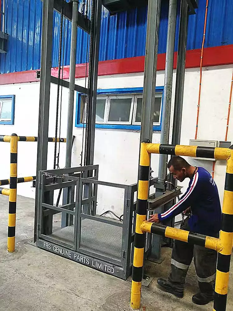 液压升降平台_导轨式升降货梯_鞍山市一到四层升降货梯如何操作